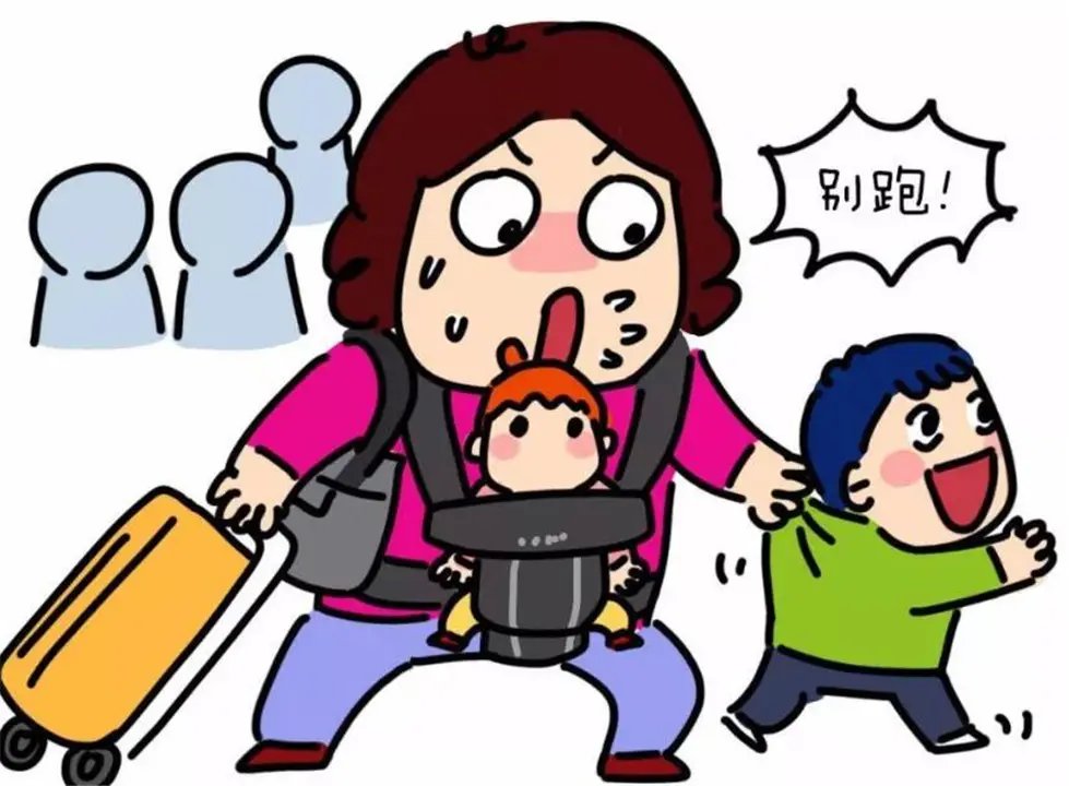 广西一幼儿园开学家长蹦蹦跳跳开心送娃上学，看孩子的烦恼在哪里？