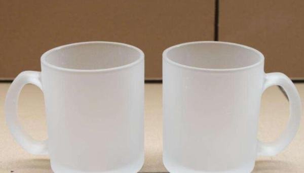 磨砂玻璃杯容易碎吗 磨砂玻璃的水杯对身体健康吗