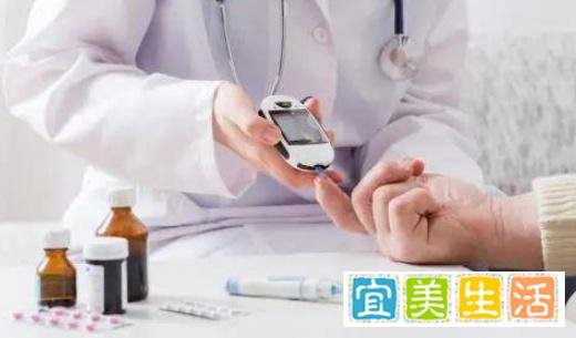 她骗了全世界 该偿还了 女版乔布斯、滴血验癌创始人被控12项欺诈将受审