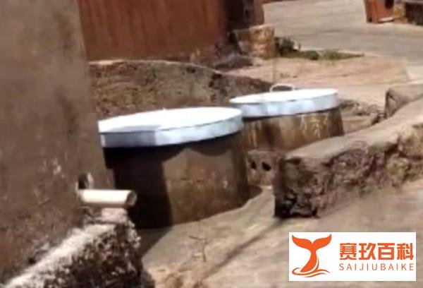 云南嵩明被扔井中小男孩,已安全救出