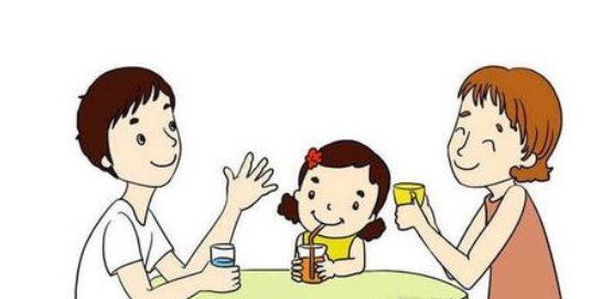 小男孩看新人接吻被妈妈强制扭头,你认可这位妈妈的教育方式吗?