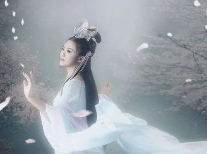 为什么《聊斋志异》里的狐狸精总是喜欢一贫如洗、屡试不中的书生？