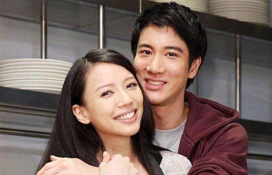 李靓蕾再度发声BY2孙雨,她到底有多刚?
