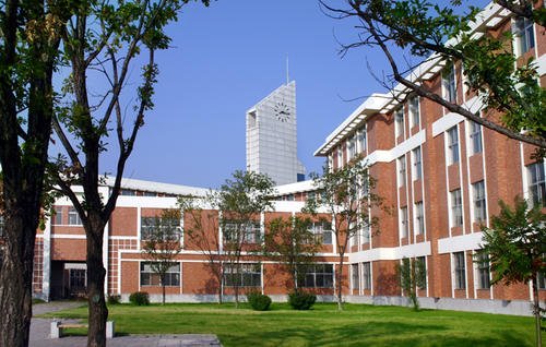 有没有了解吉林华侨外国语学院的度友啊？据说是二本的，但又是私立的。会不会比公立的二本差啊？