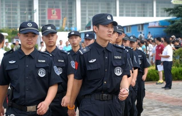 每天通勤动用700余警卫？尹锡悦执政为何需要那么多警员为他安全保驾？
