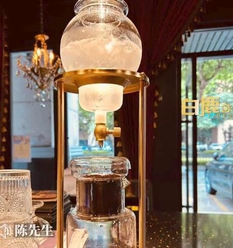 男子拿15万积蓄赴杭州开咖啡店日入0元,当事人:最高卖过300元,没做市场调研,生意实在不好会去兼职