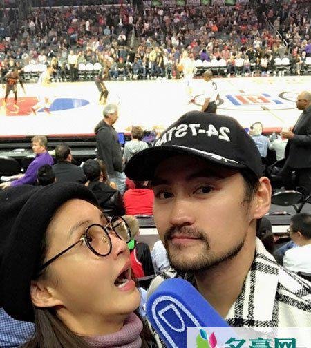 张歆艺小腹微凸晒合照 微博感慨被疑怀孕