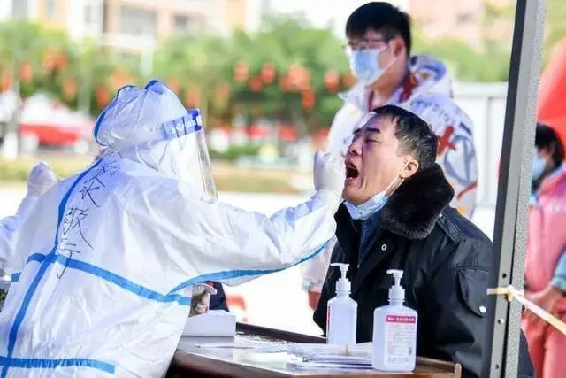 天津一大众浴池有5名服务人员阳性，升为高风险区，当地采取了哪些措施？