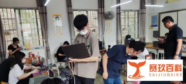 东航空难真正没有登上飞机的只有两人:腾冲的黄先生，退票截屏的辛女士